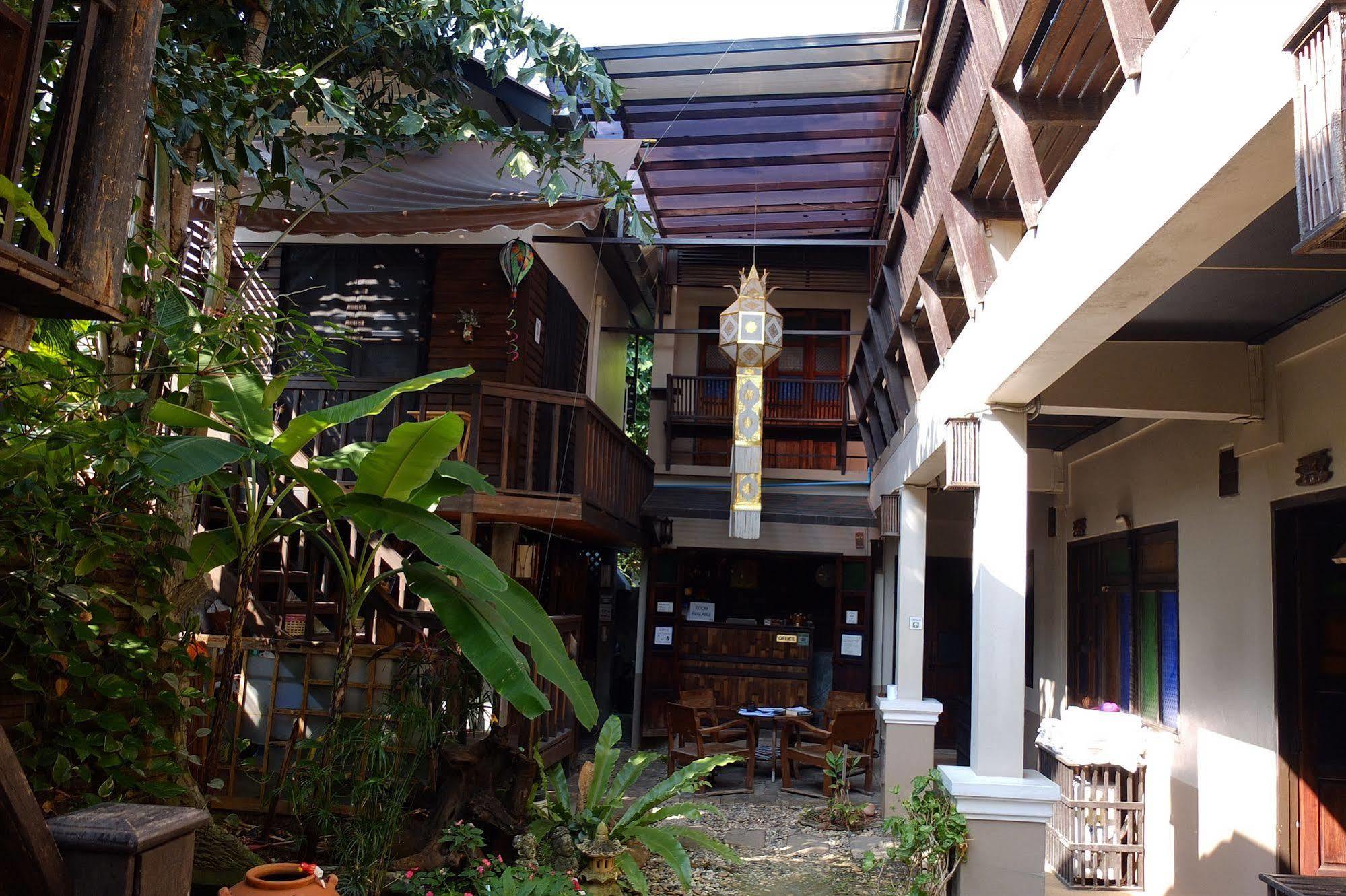 Saithong Guesthouse Чиангмай Екстериор снимка